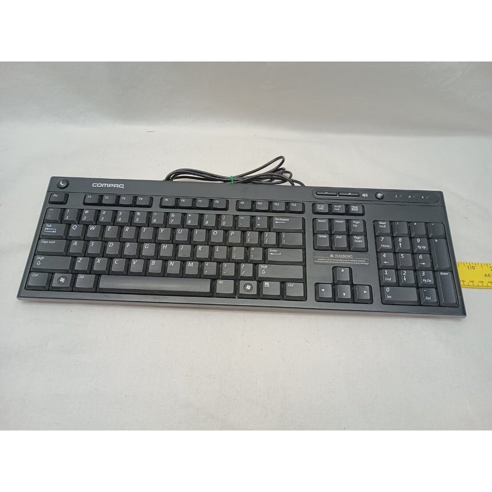 Compaq Corded Keyboard Model # 5137 Part 5189-0403 REV 2.6 Black